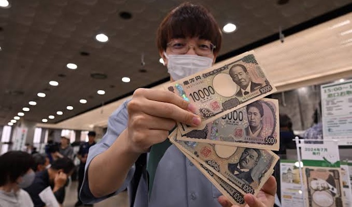 202607Japan-Adopts-Surprise-Tactics-To-Defend-Yen-Against-Speculators