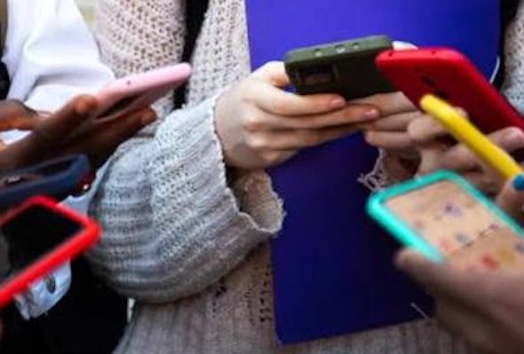202607UK-Study-Finds-Social-Media-Restrictions-Improve-Teen-Sleep-Wellbeing-Focus