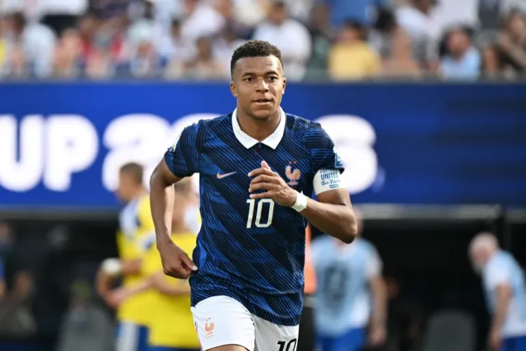 AFP__20260630__B8UX4GP__v1__HighRes__FblWc2026Match77FraSwe-1-1782864584