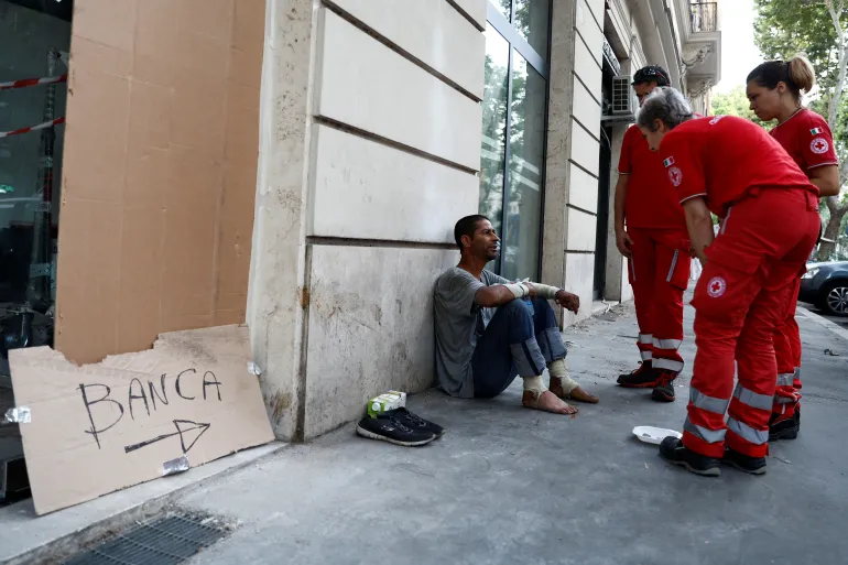 2023-07-22T091327Z_1862110925_RC2V72ALT9QU_RTRMADP_3_EUROPE-WEATHER-ITALY-HOMELESS-1713760659