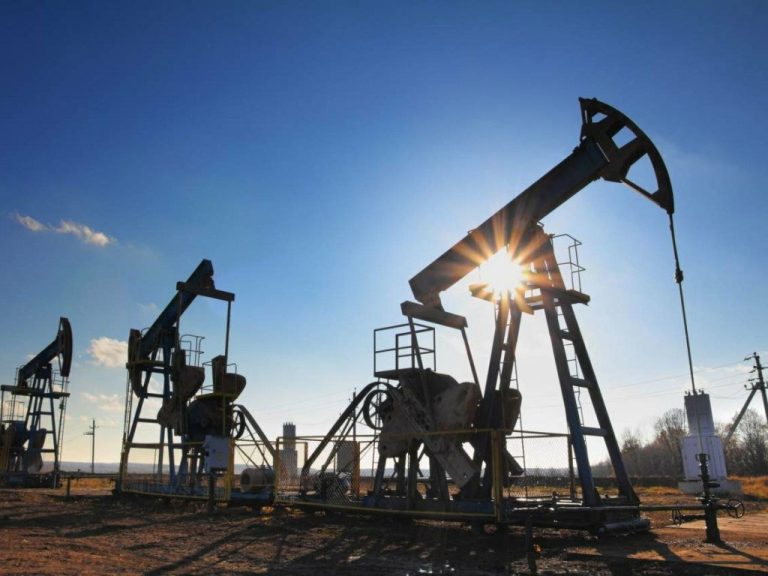 202306Oil-Prices-Climb-After-Russia-Mutiny-Stokes-Fears-of-Supply-Disruption
