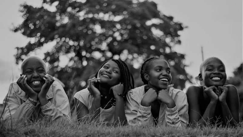 202608African-girls-in-the-park